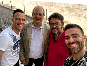 Henrique Tigo - Com os Anjos Nelson e Ricardo Rosado